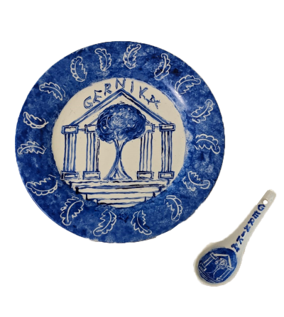 Plato y cucharilla de cerámica